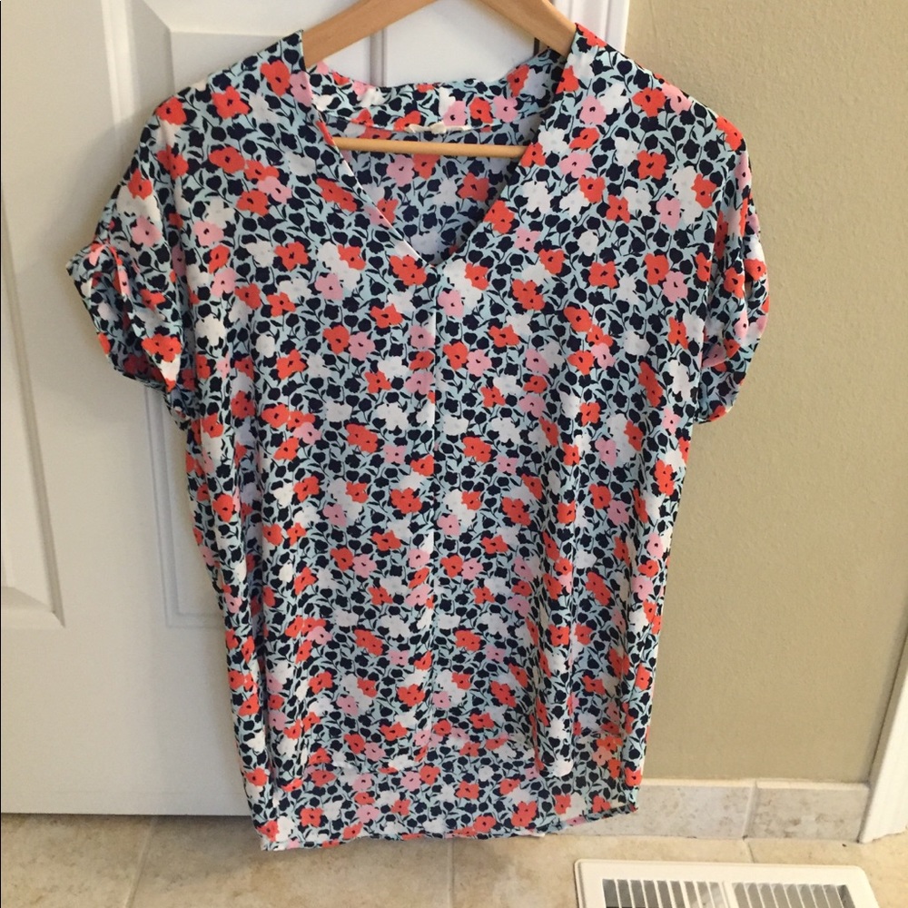 Beautiful summer floral short-sleeved top Size S
